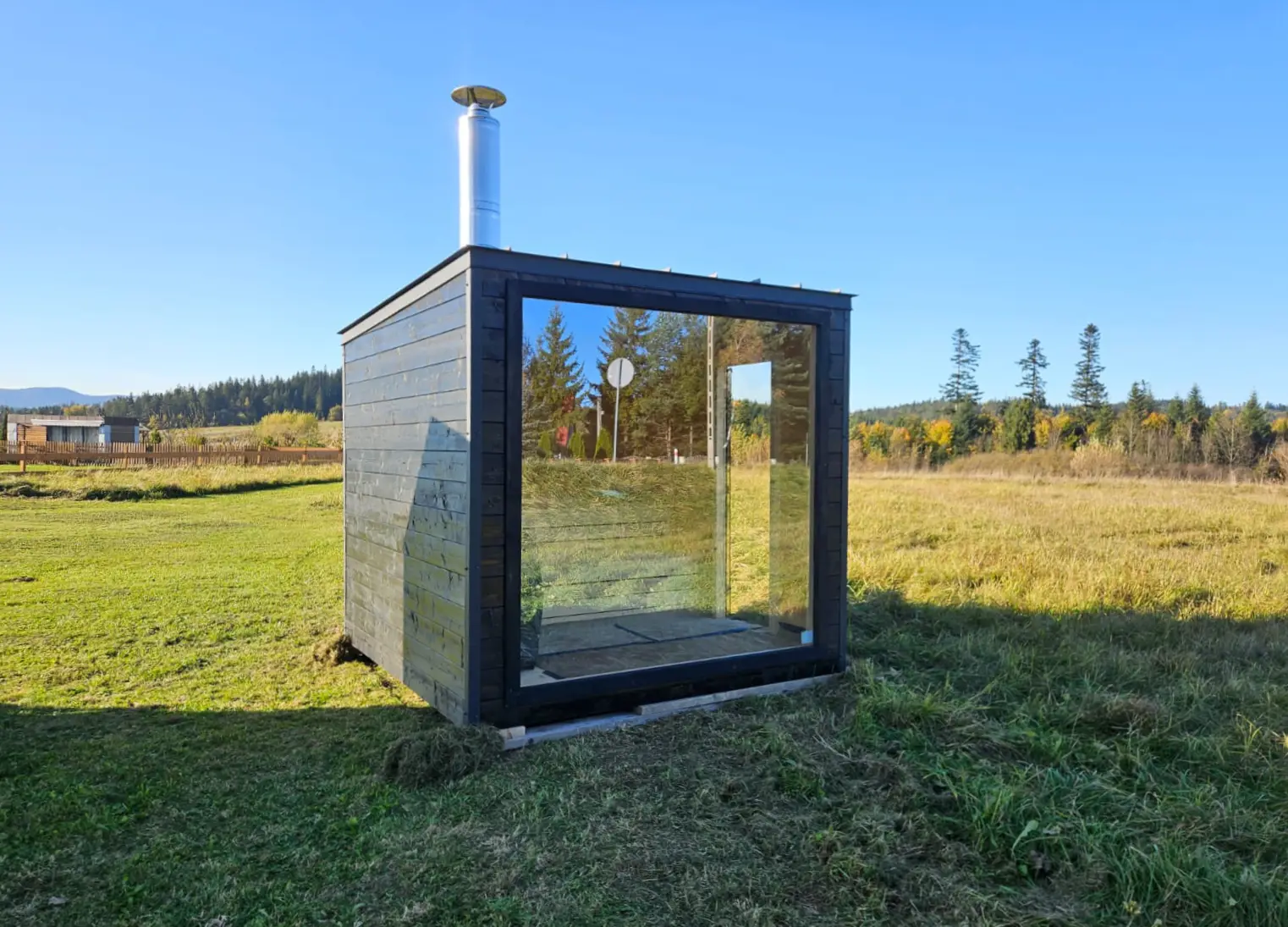 Sauna zwykła z dużym przeszkleniem ze szkła hartowanego