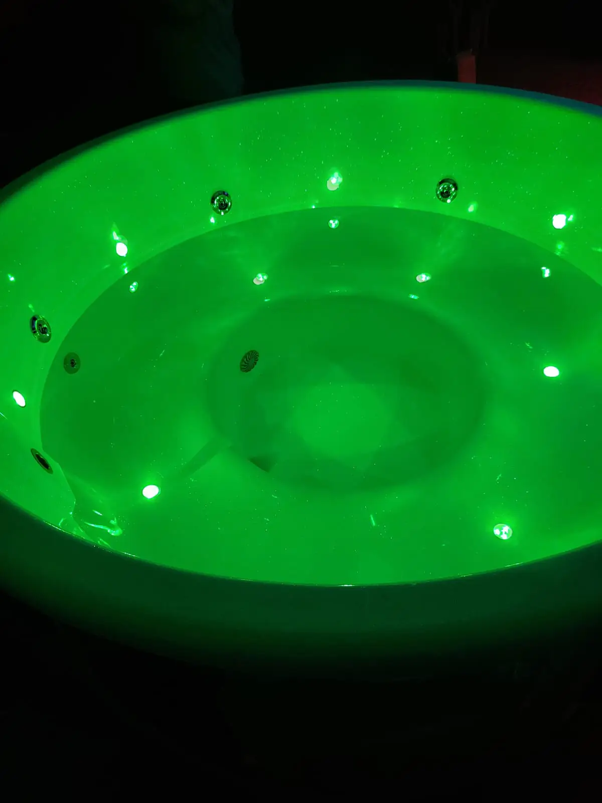 Podświetlenie misy jacuzzi