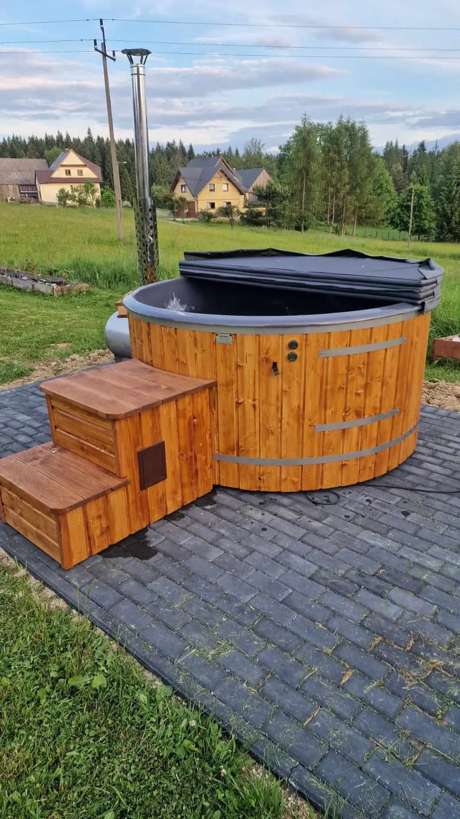 Zdjęcie Jacuzzi ogrodowe z hydromasażem WhatsApp 2024-12-11 o 14.10.39_7a9d9eaa