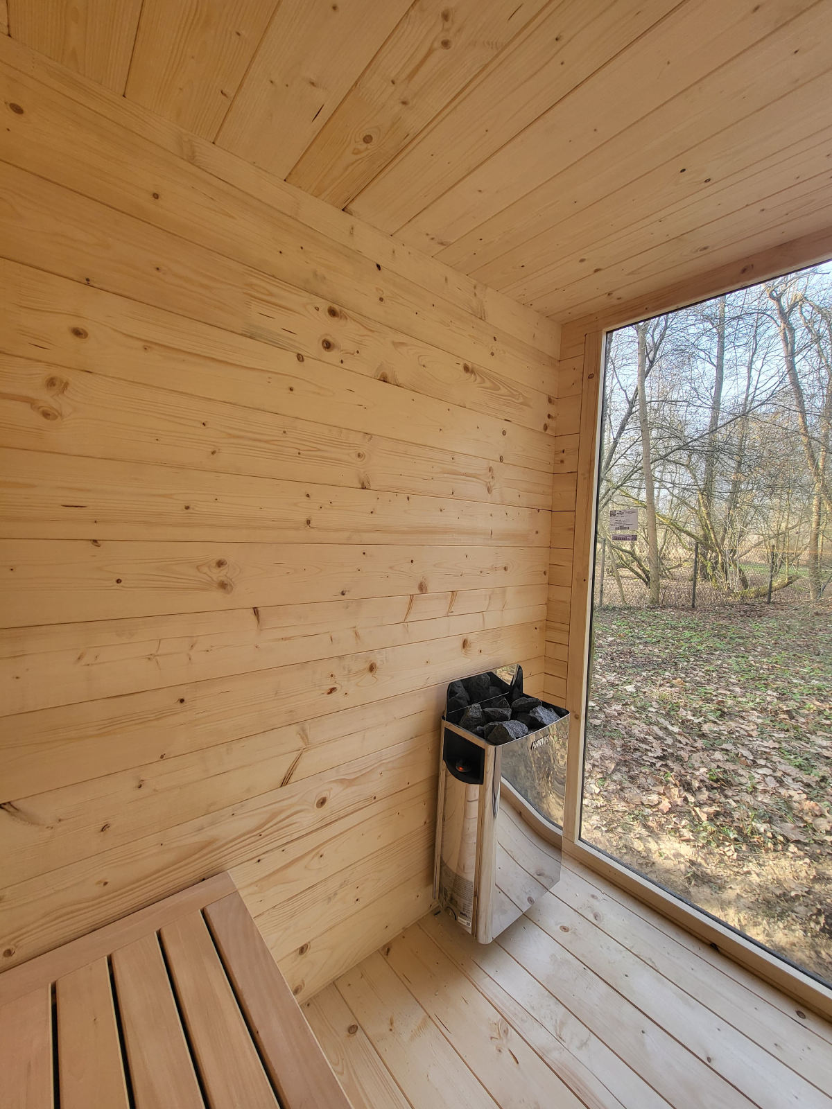 Elektryczny piec Harvia w saunie premium